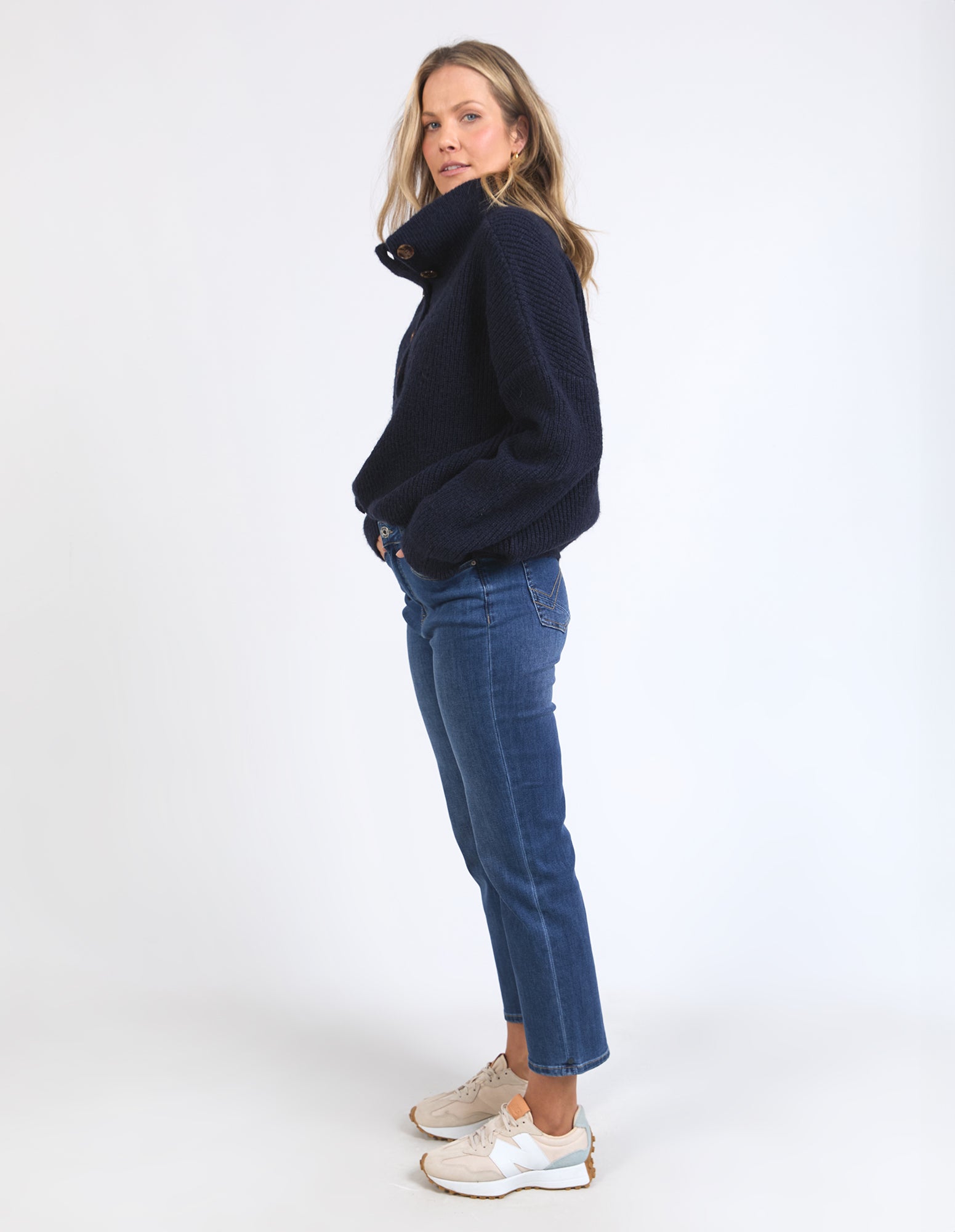 8139031.NAVY_6_1744001970000