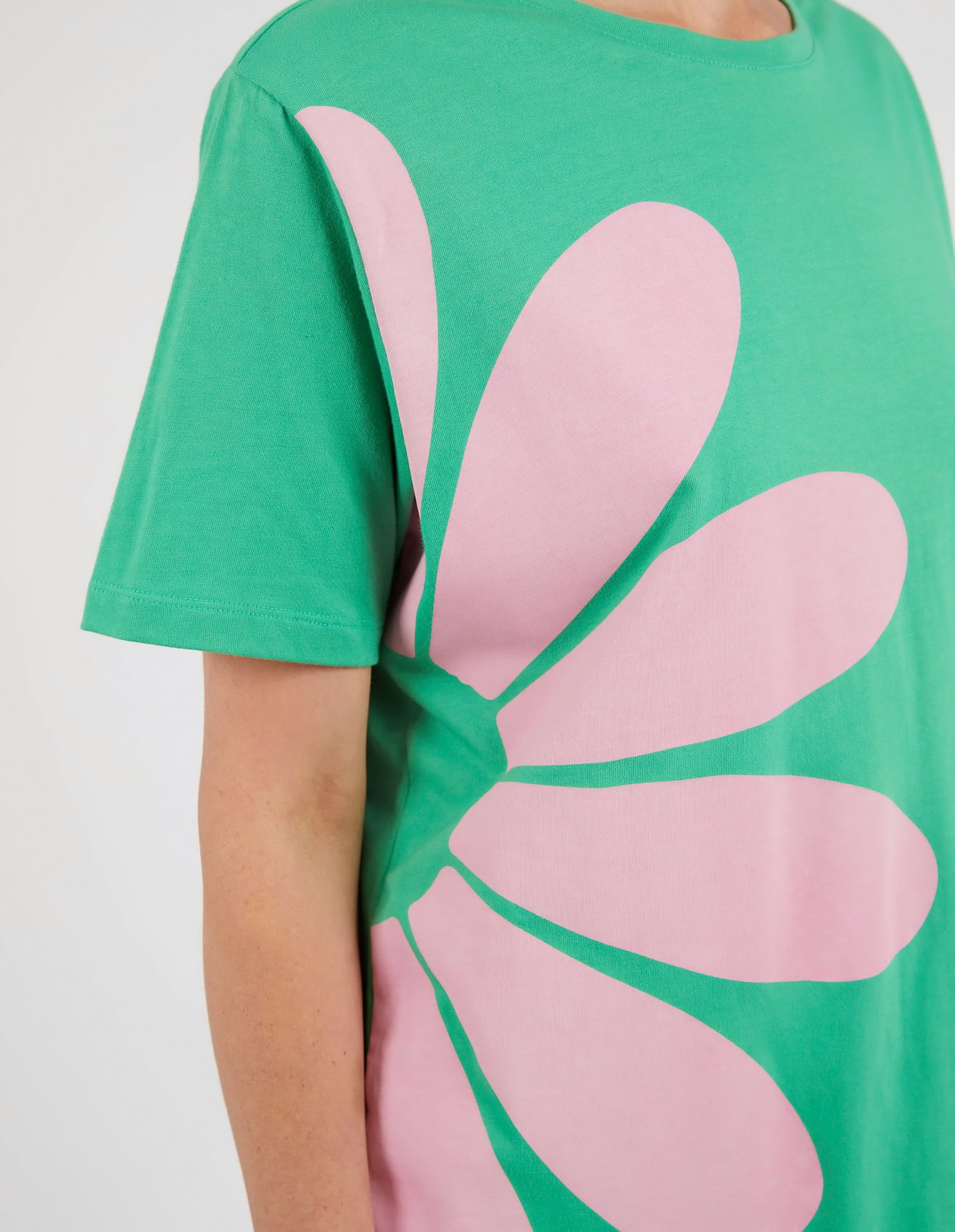 Gerbera Tee Greenbriar