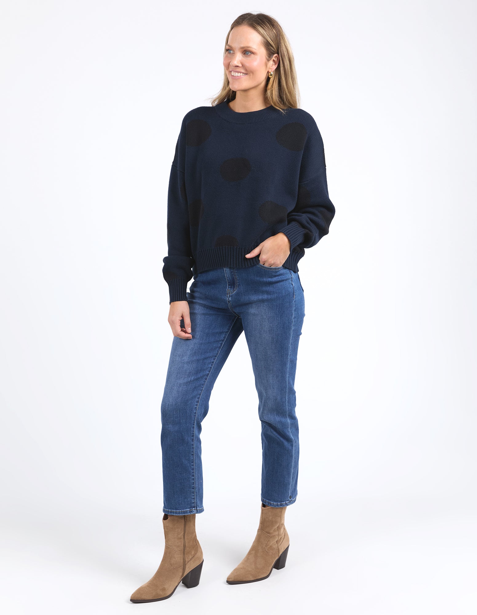 8158040.NAVY_4_1743996150000