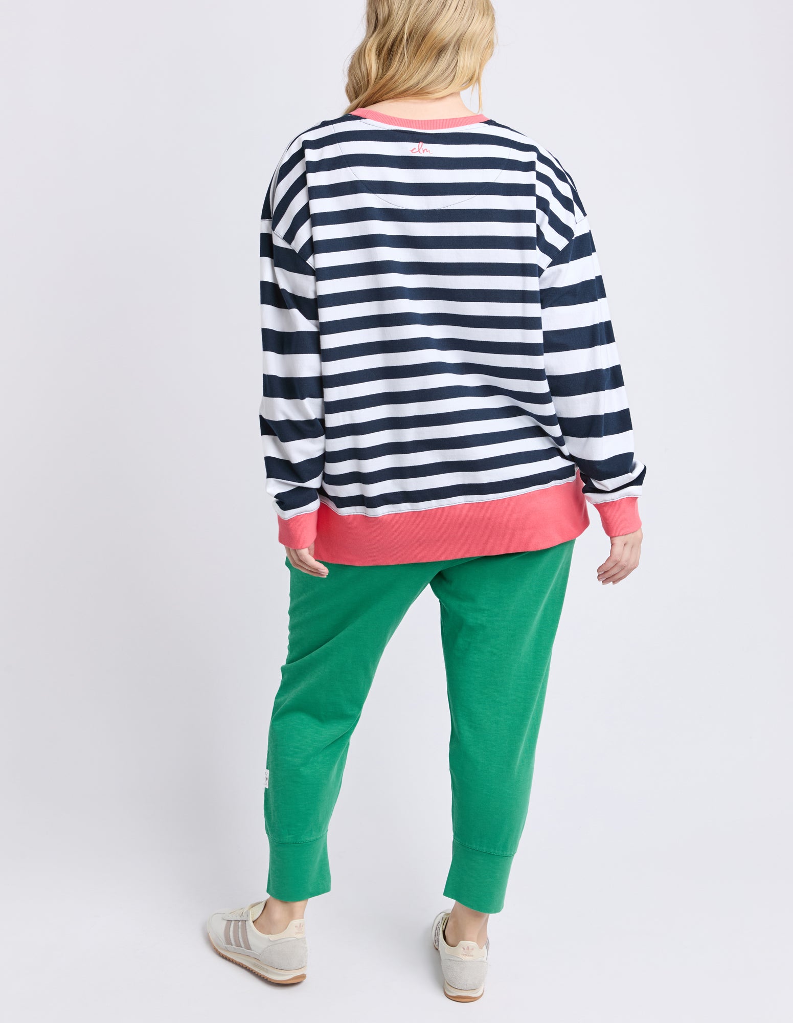 8158071.NAVY_3_C_1748237608000