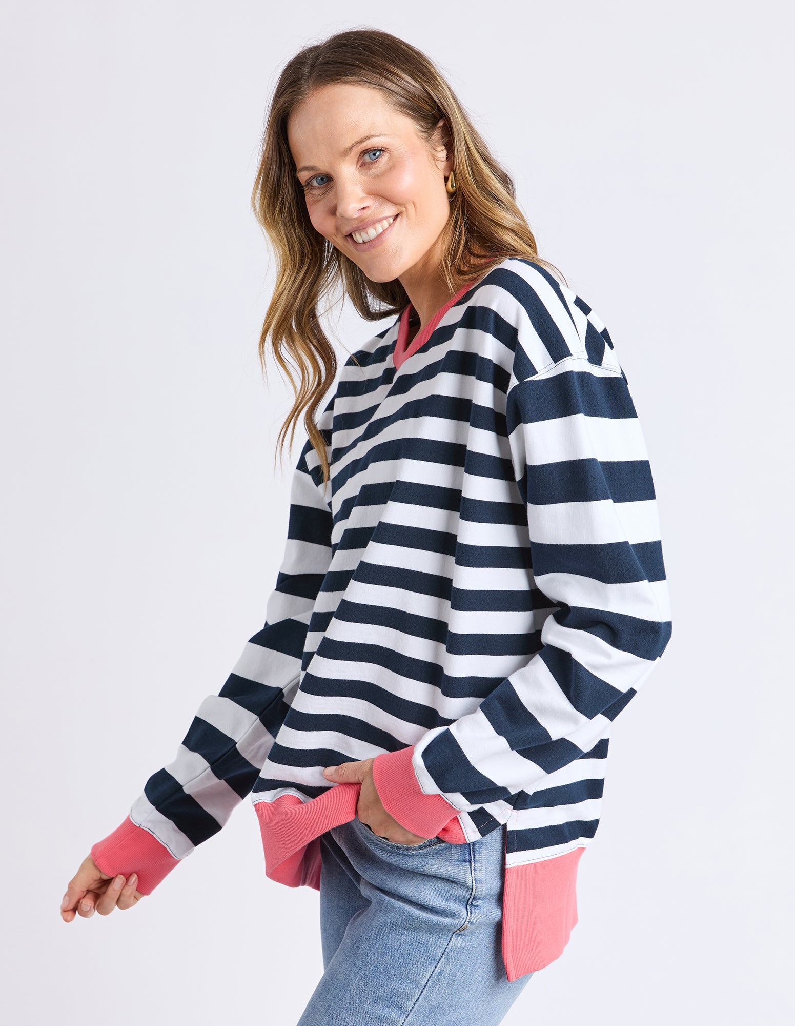 8158071.NAVY_4_1748237608000