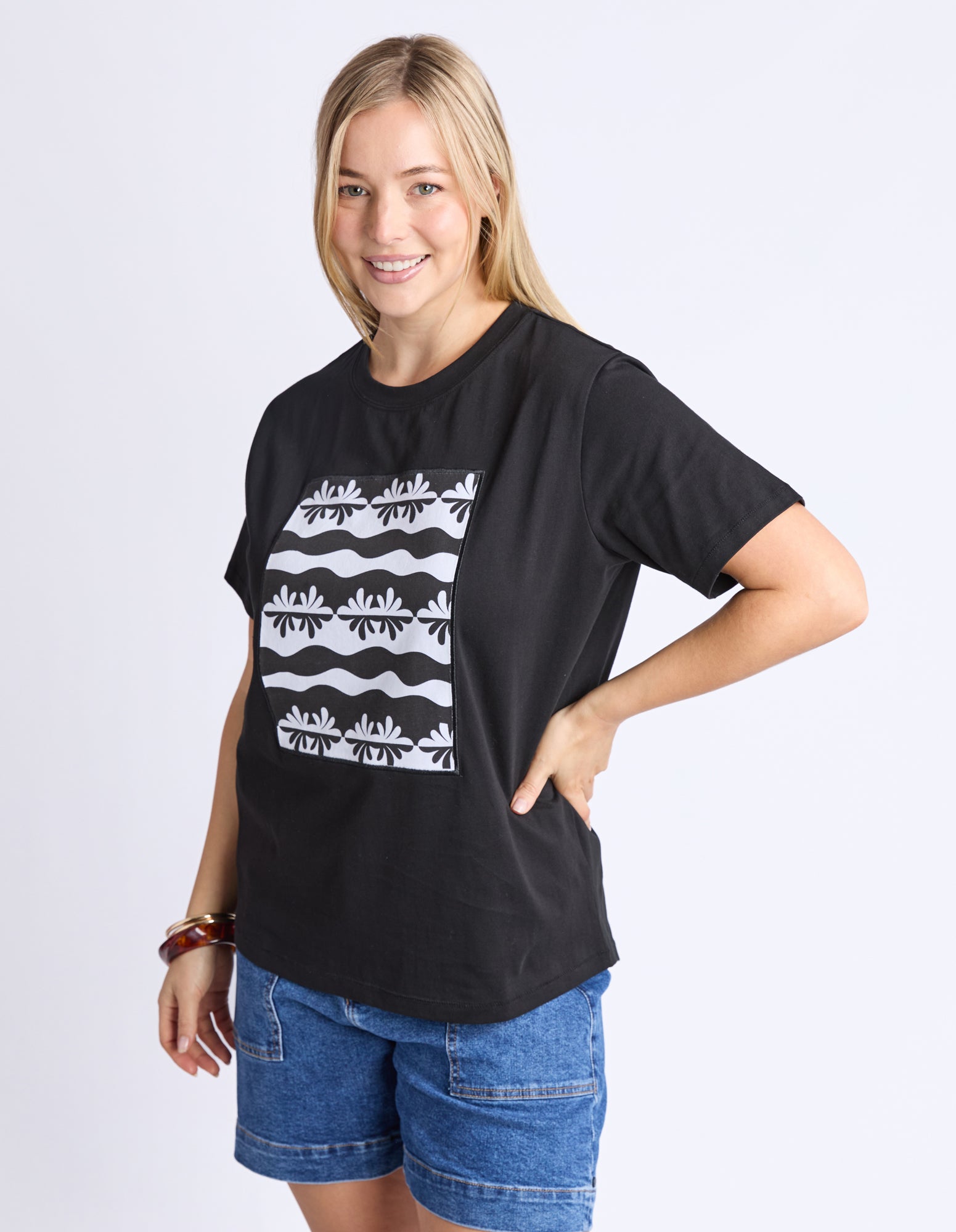 Casa Tee Black