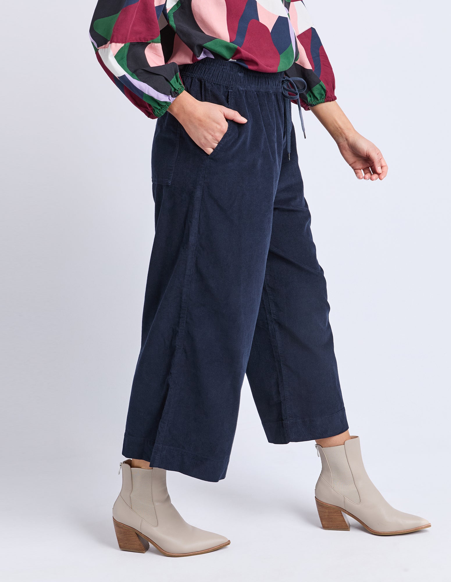 8178025.NAVY_4_1776054956000