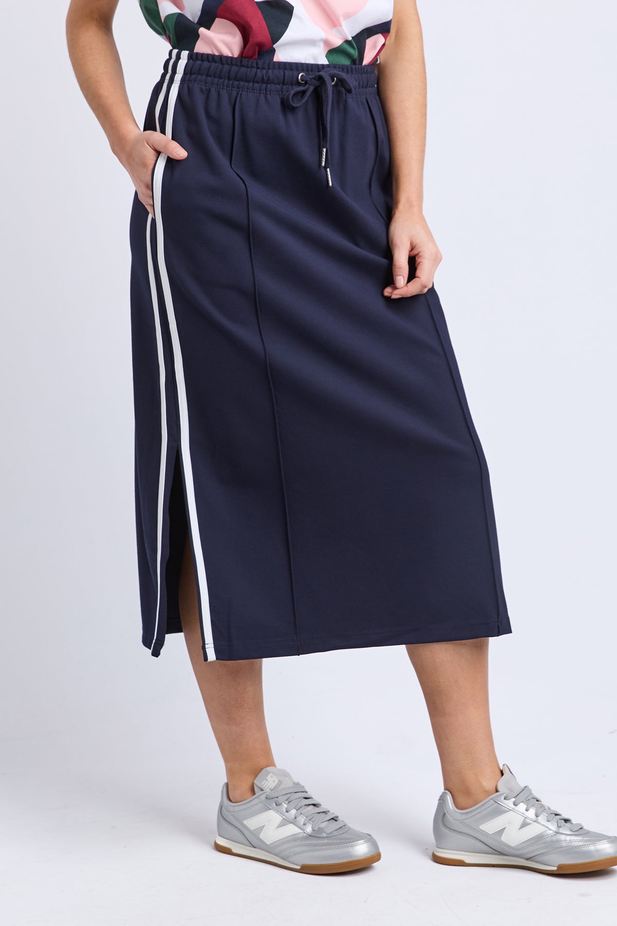 8178075.NAVY_4_1776054869000