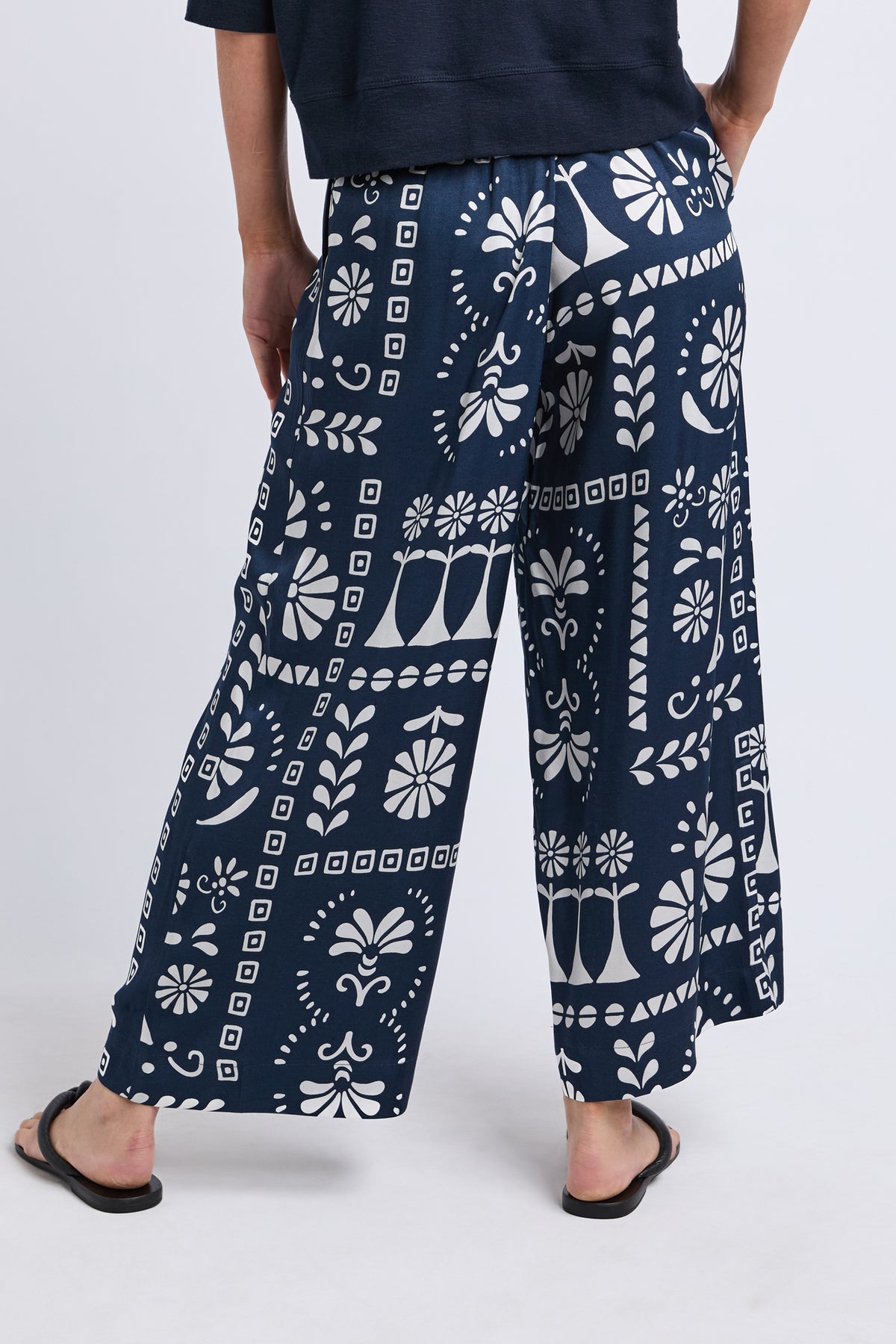 8188011.NAVY_3_1782781761000