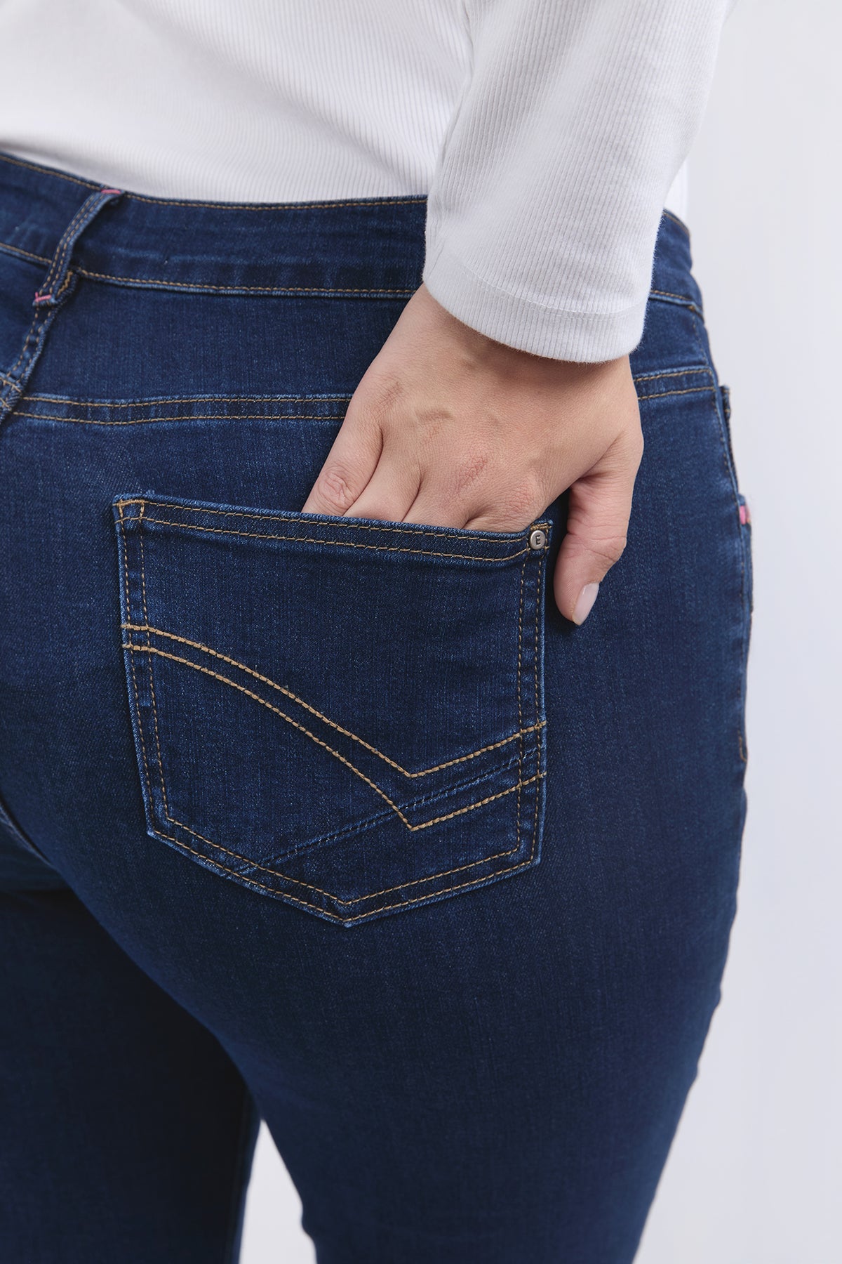 Ada Straight Leg Jean Dark Blue Wash