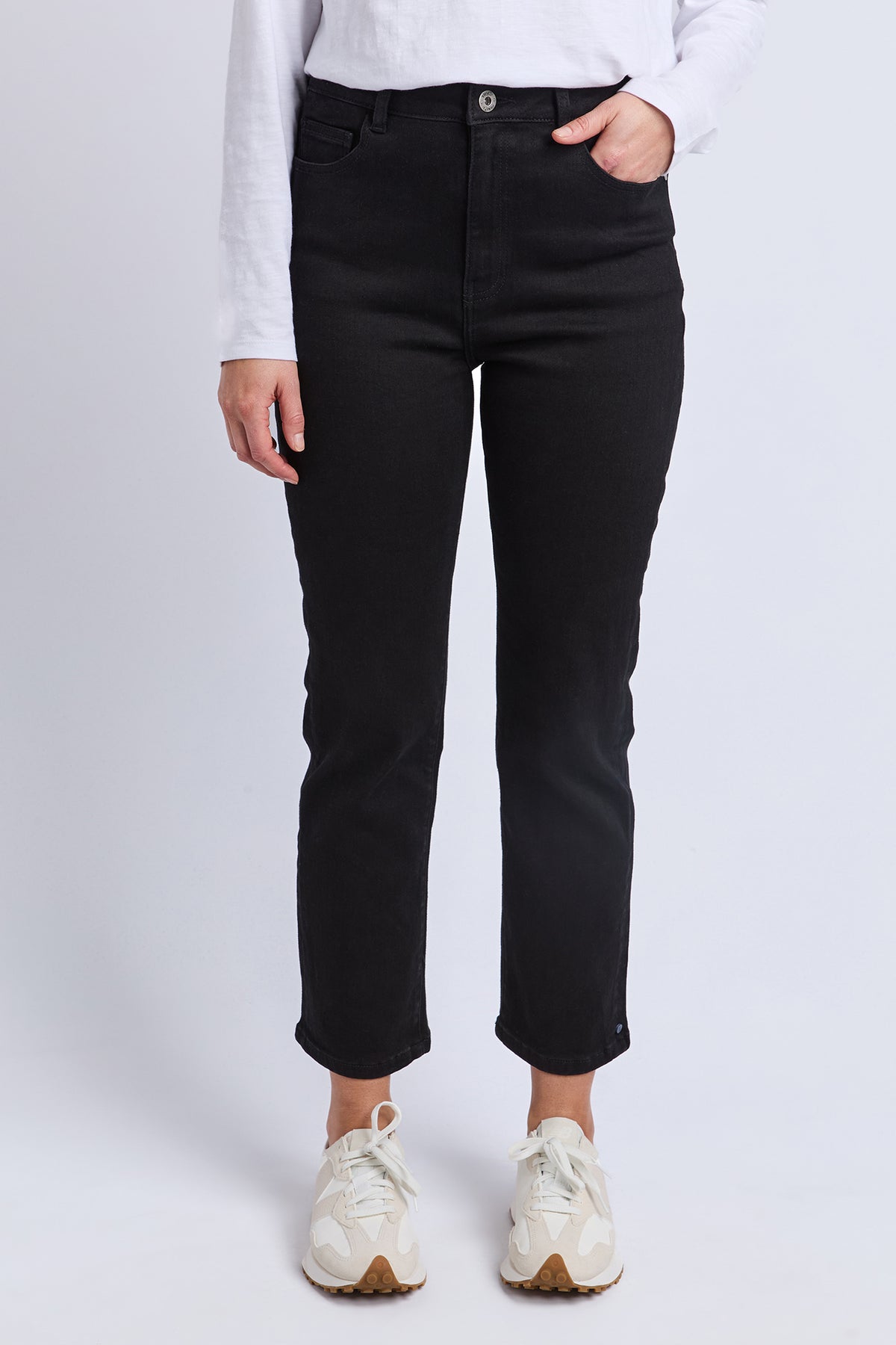 Ada Straight Leg Jean Black
