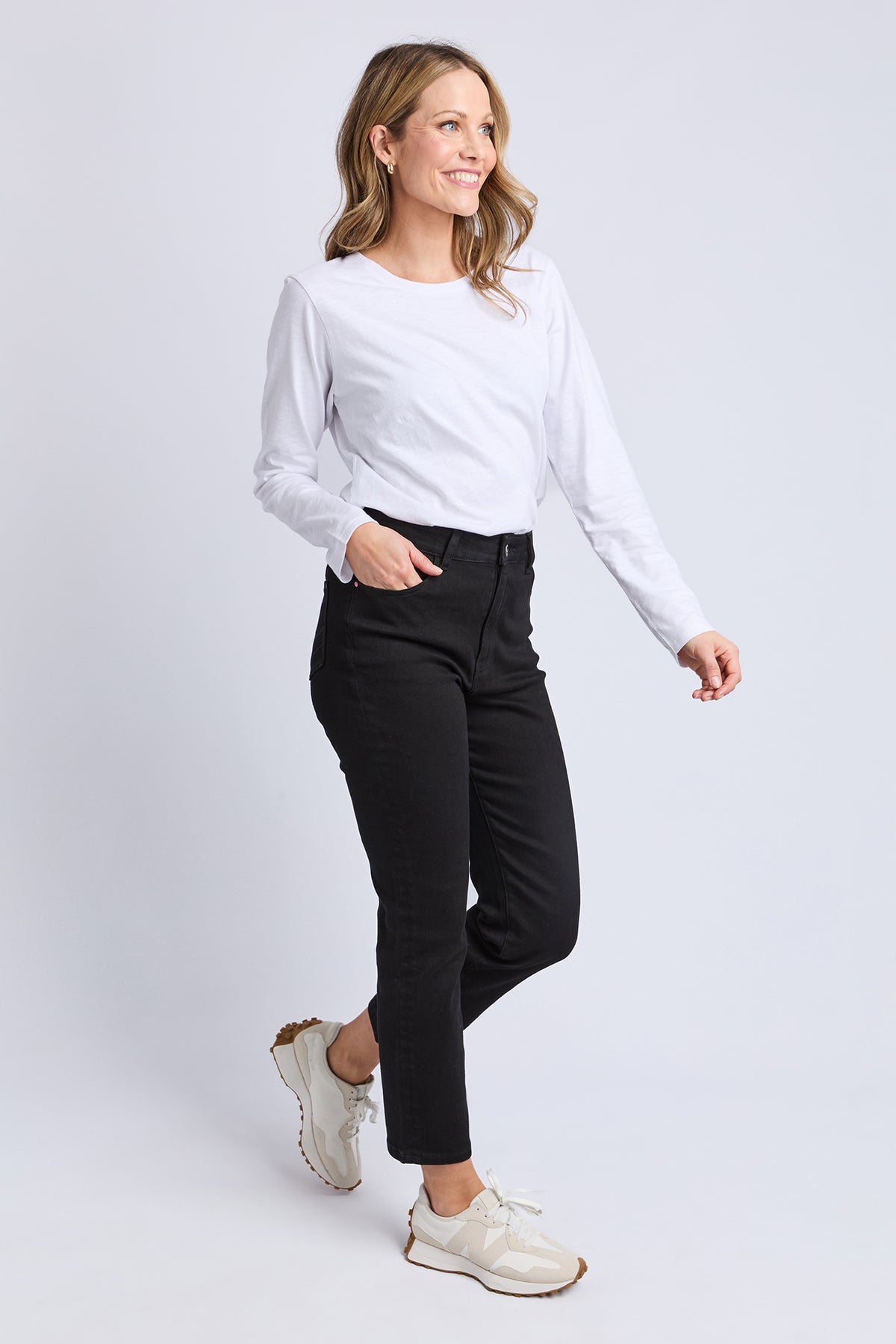 Ada Straight Leg Jean Black