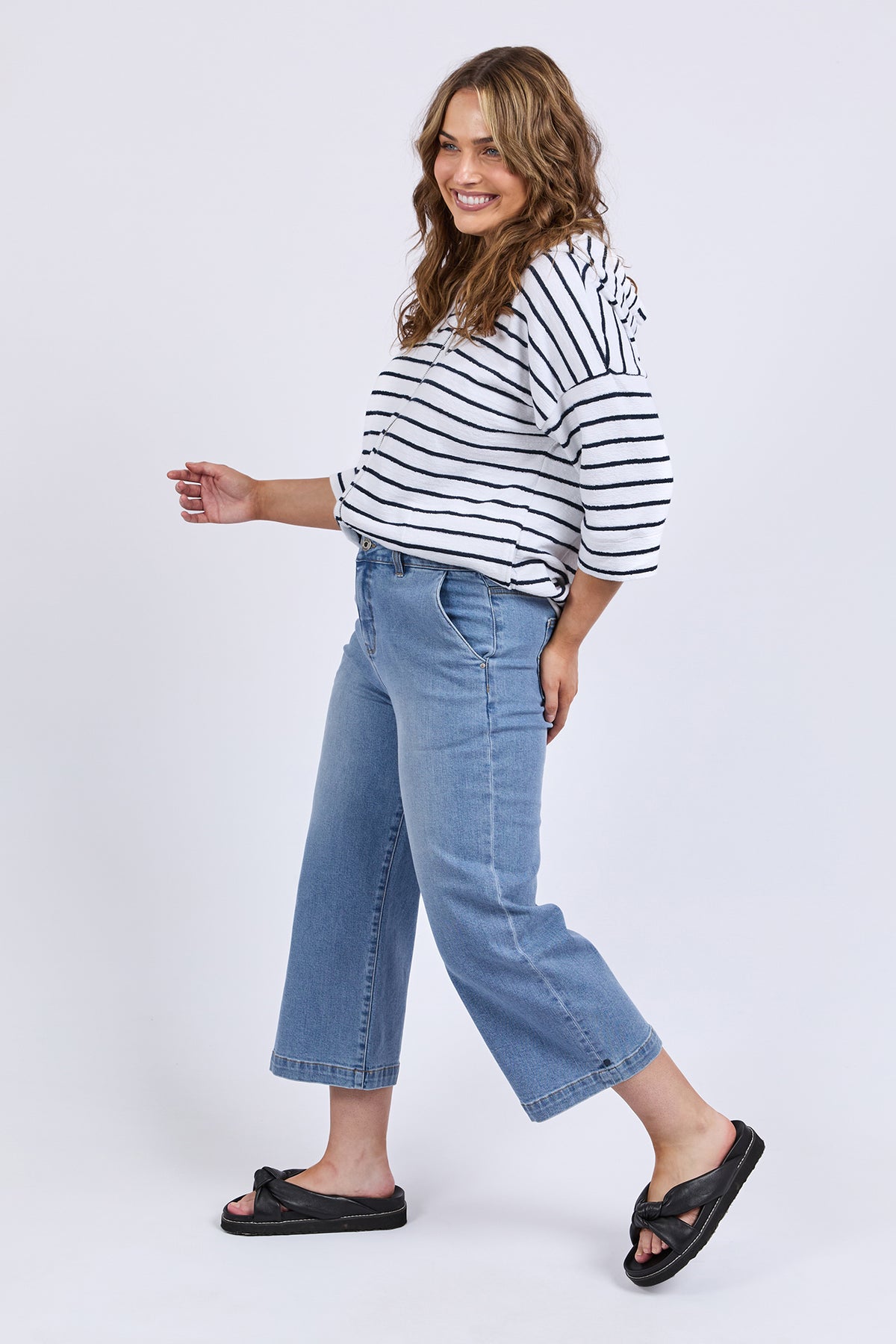 Sidney Cropped Wide Leg Jean Light Blue Wash