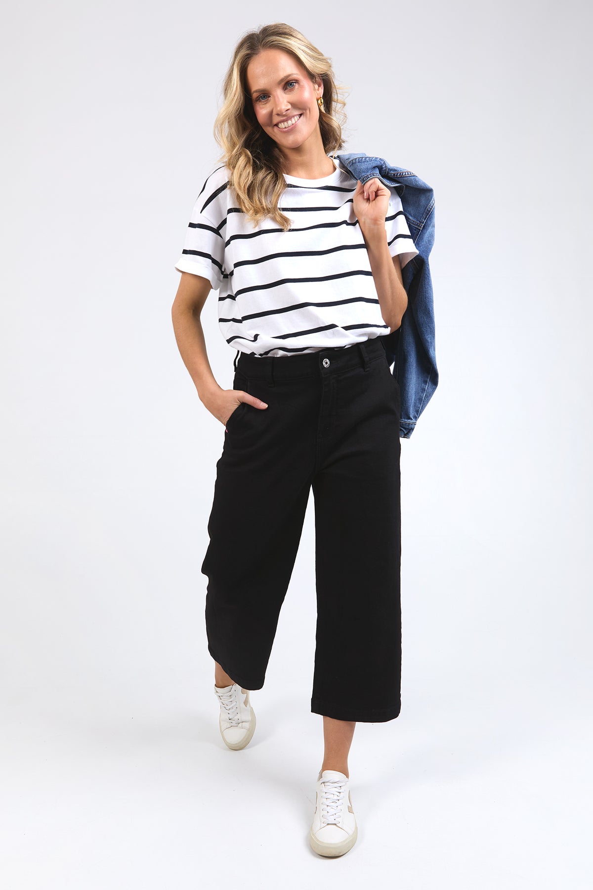 Sidney Cropped Wide Leg Jean Black