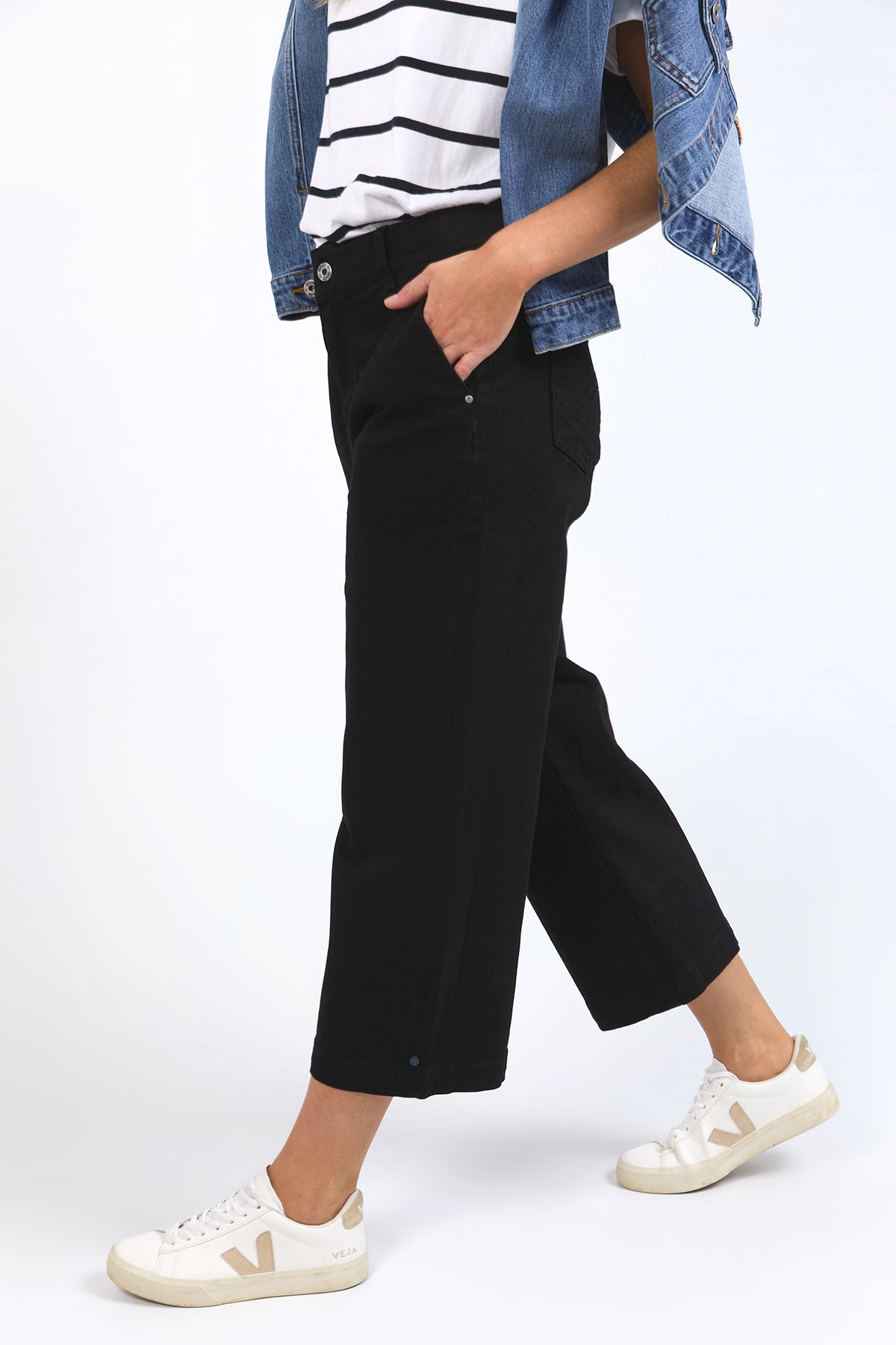 Sidney Cropped Wide Leg Jean Black