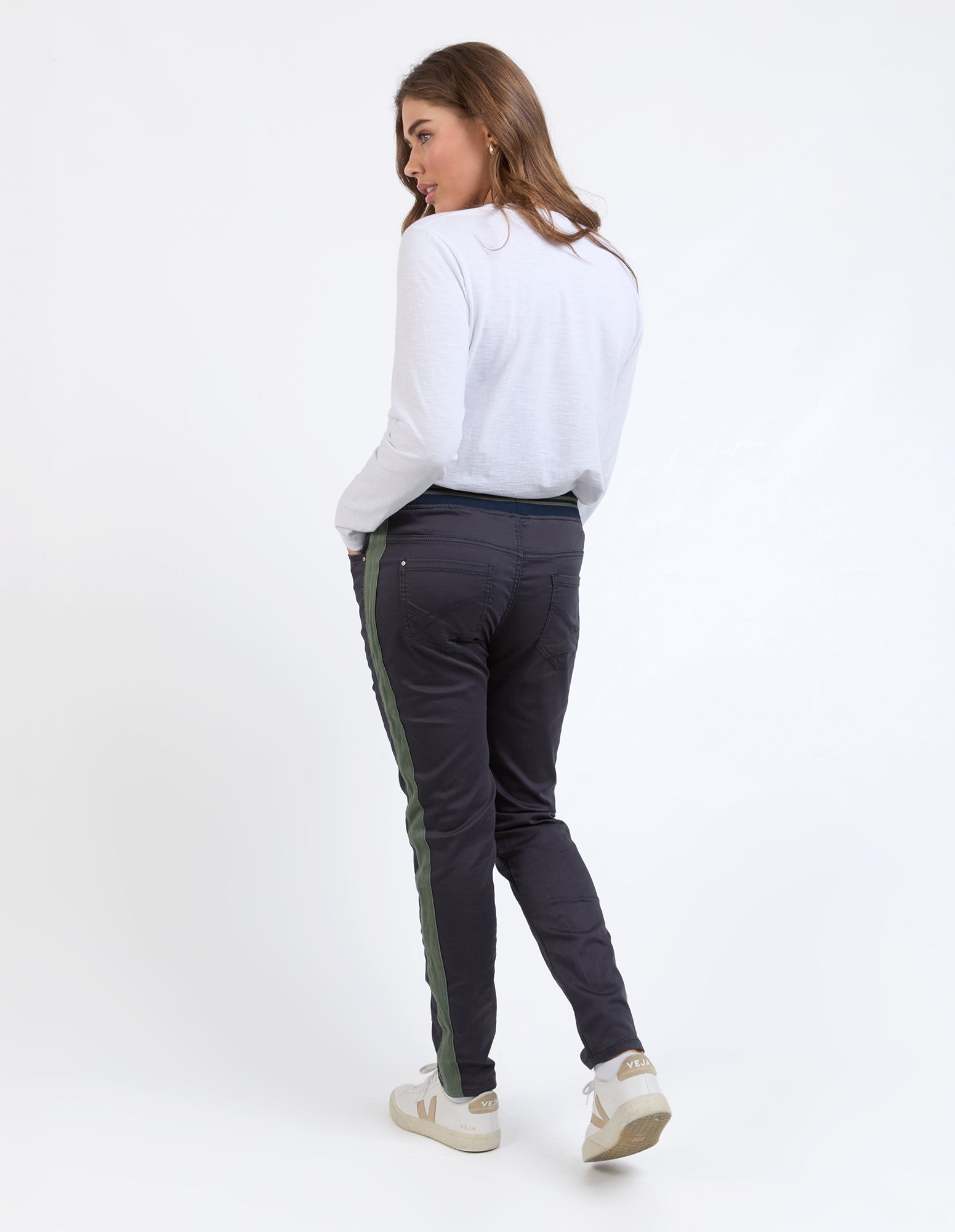 81D1471.NAVY_3_1743025235000