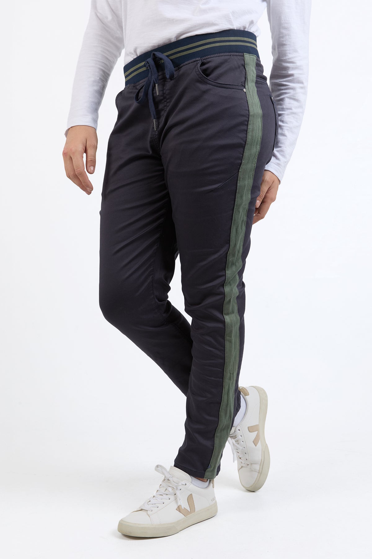 81D1471.NAVY_4_1743025235000