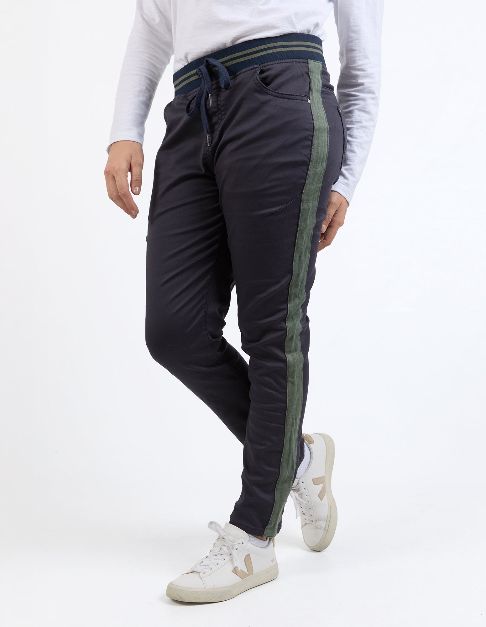 81D1471.NAVY_4_1743025235000