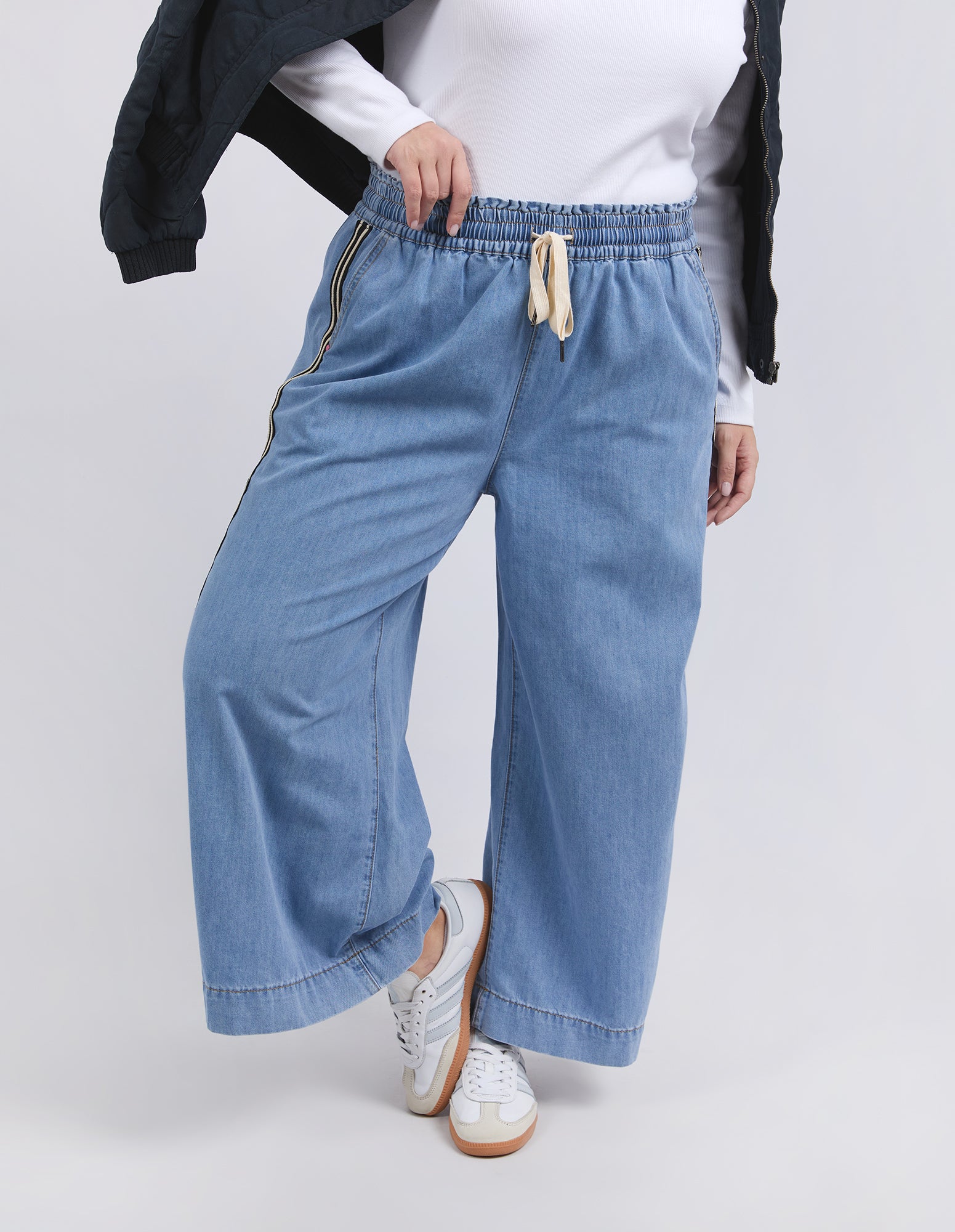 Greta Wide Leg Pant Side Tape Light Blue