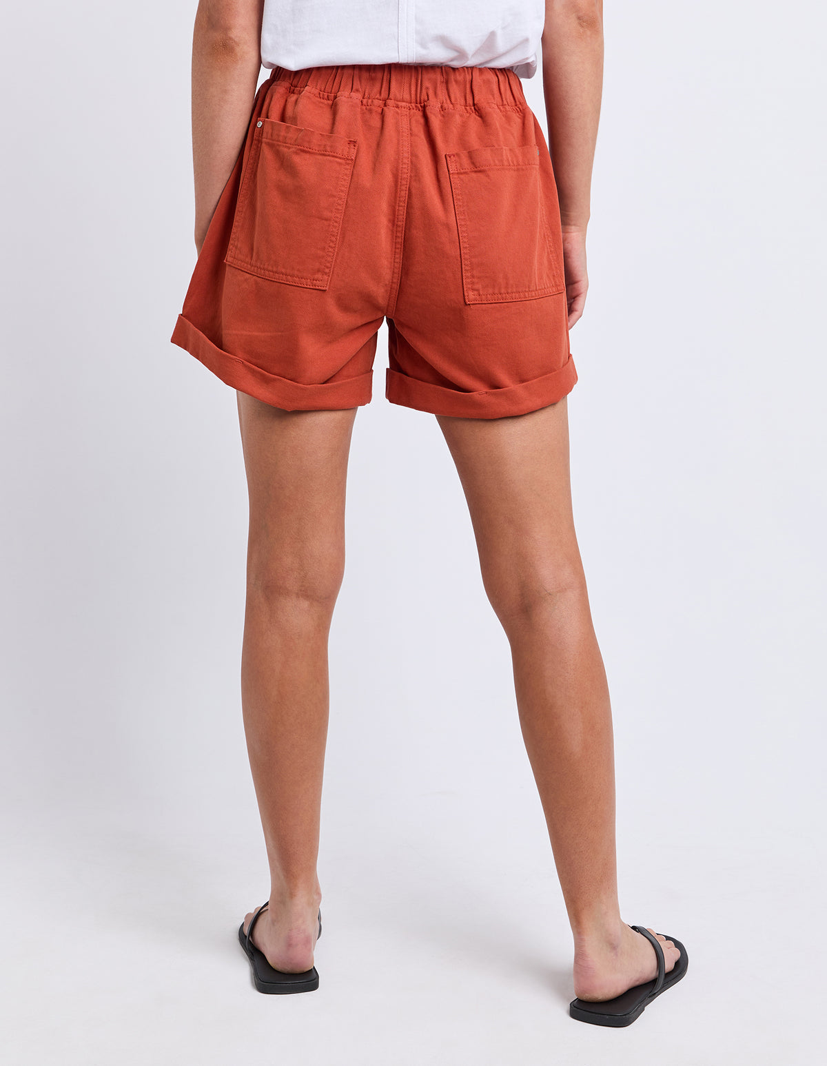 Emma Relaxed Short Earth Brown