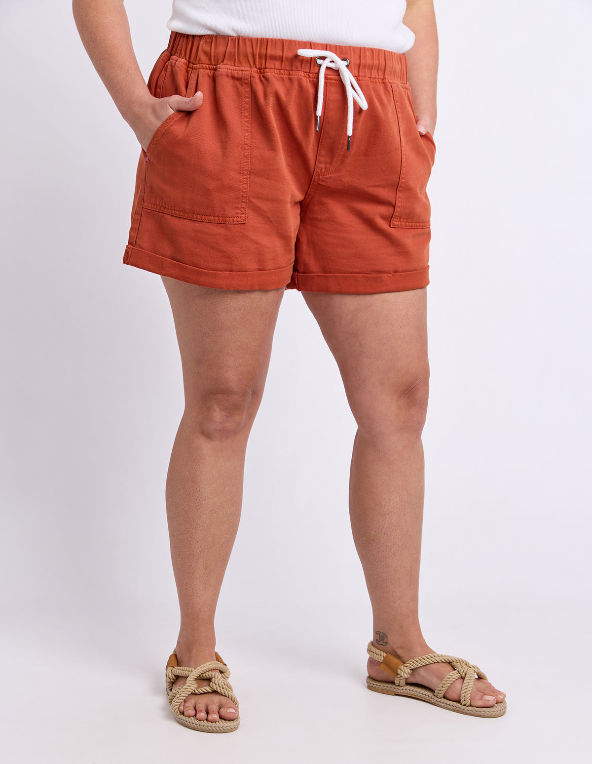 Emma Relaxed Short Earth Brown