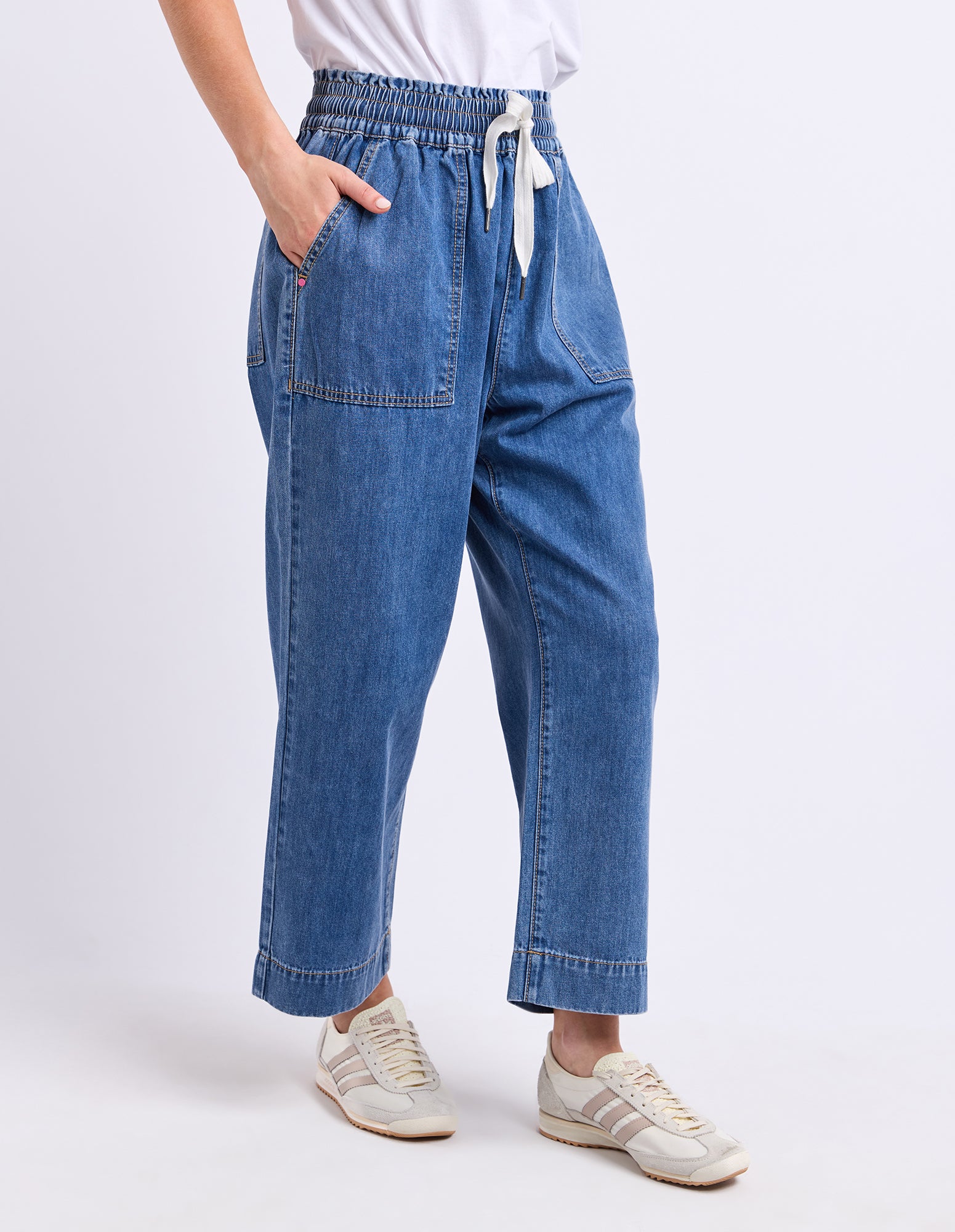 Greta Slim Leg Pant Mid Blue Wash