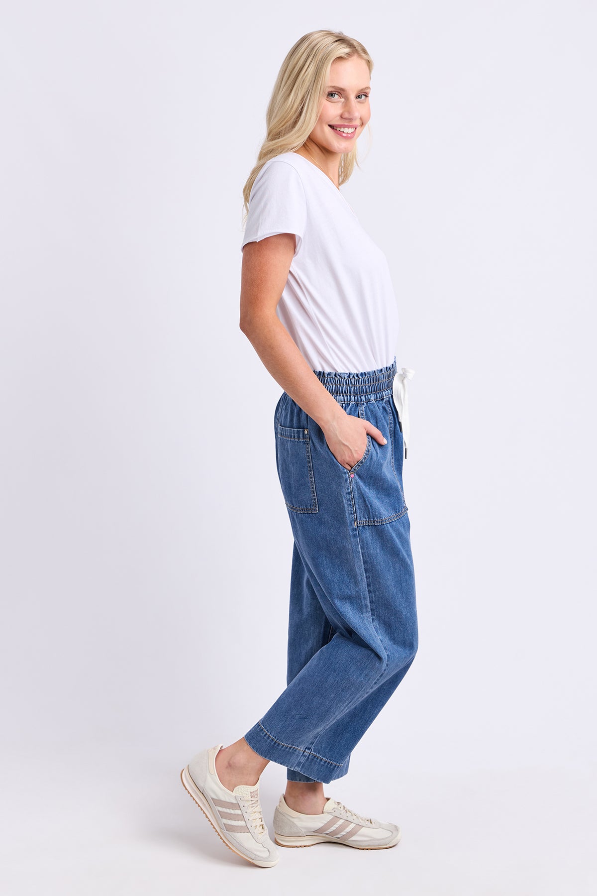 Greta Slim Leg Pant Mid Blue Wash