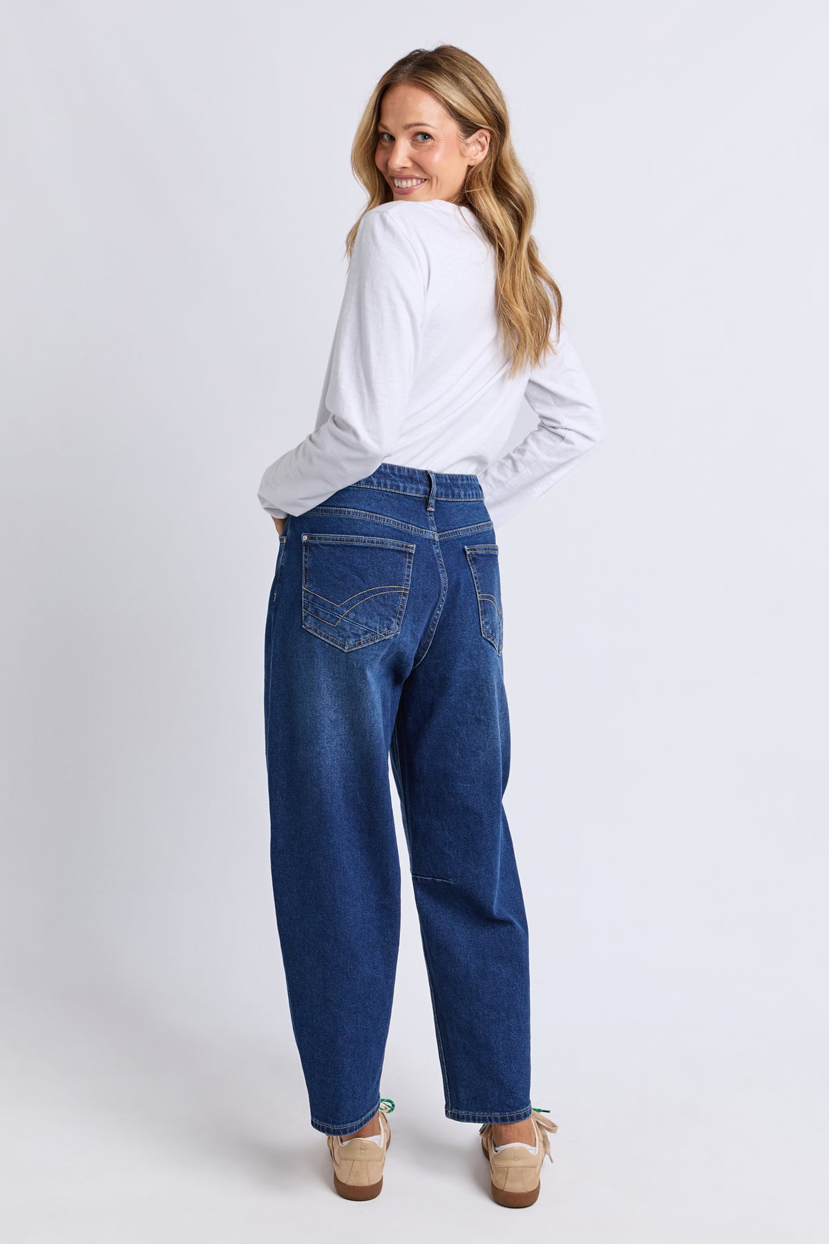 Bessie Barrel Leg Jean Dark Blue Wash