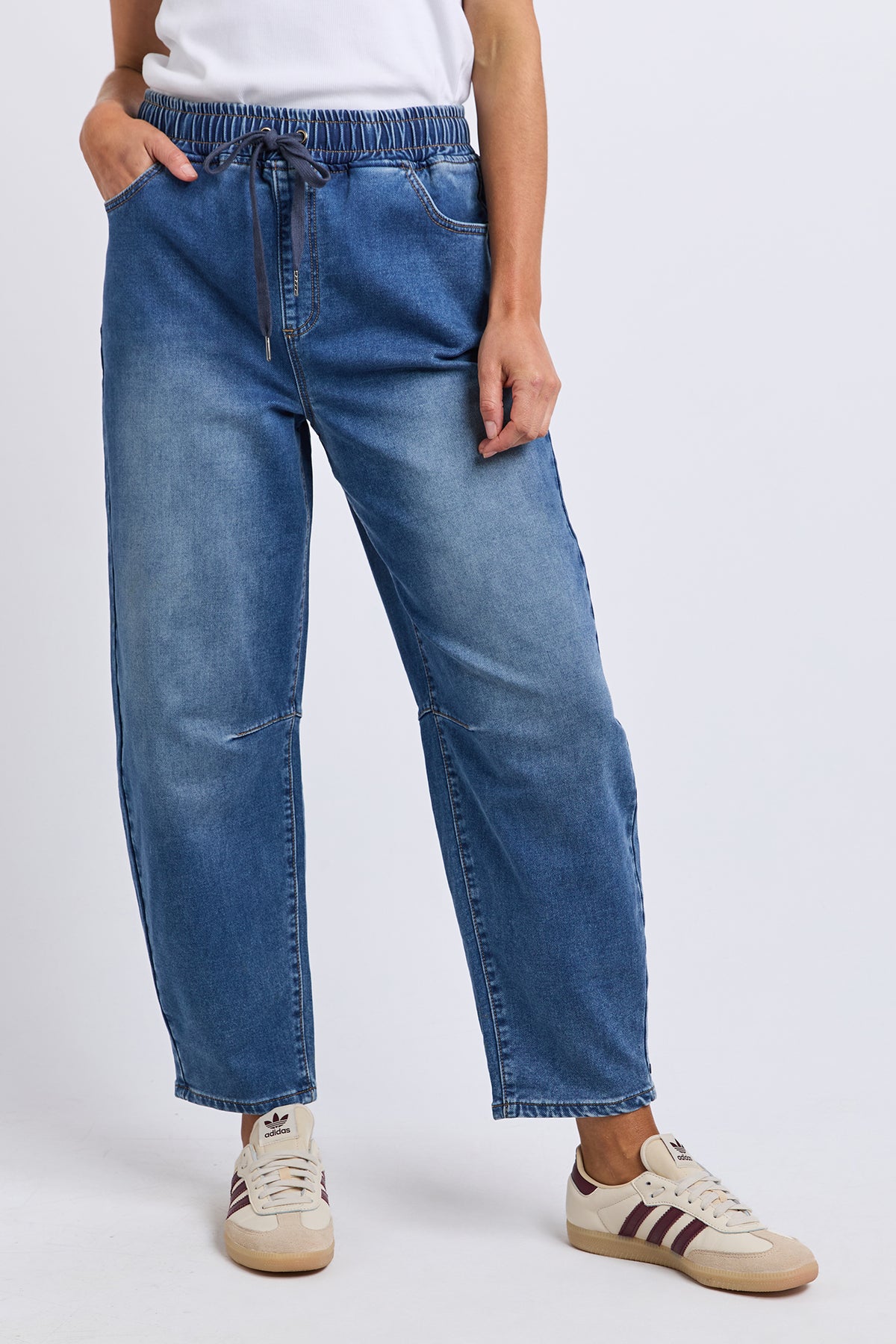 Marta Barrel Jogger Mid Blue Wash