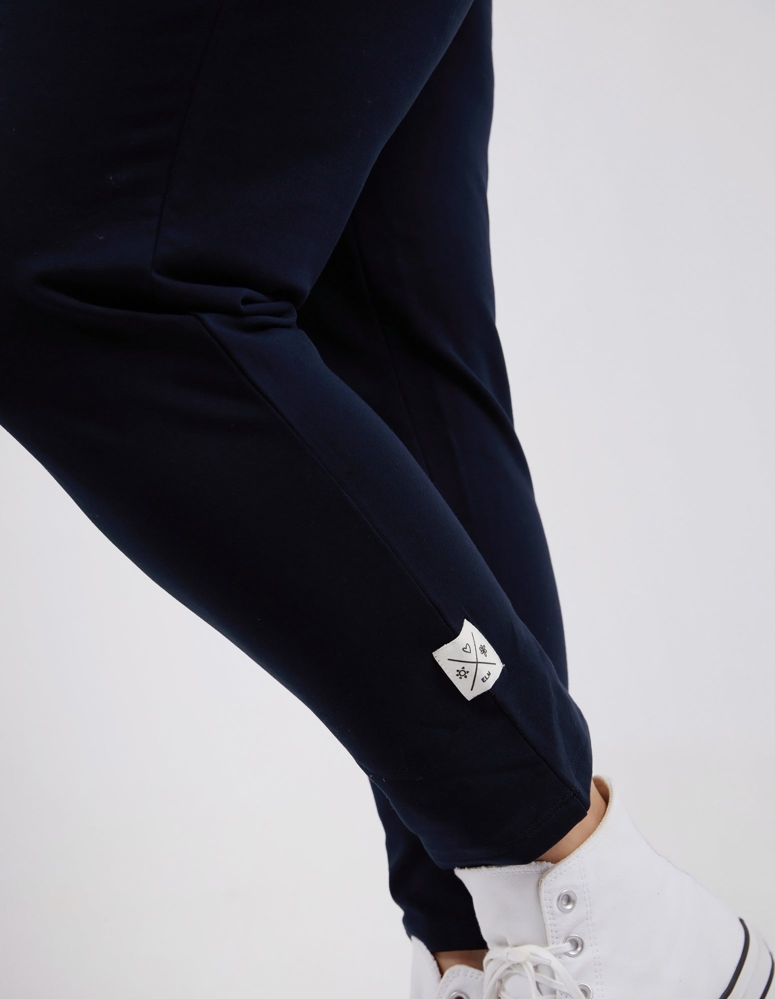 81X4130.NAVY_5_C_1770094672000