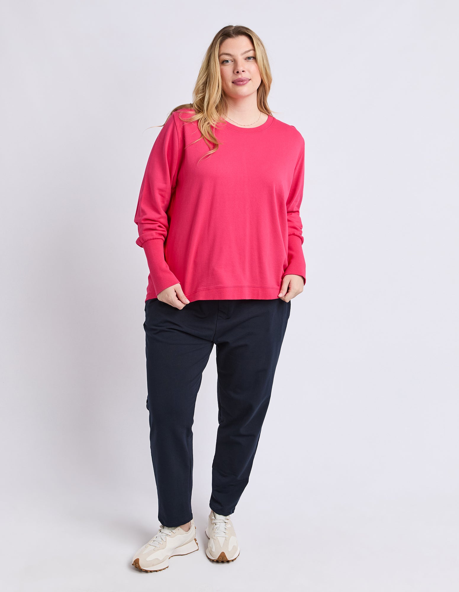 Divine Crew Dark Pink