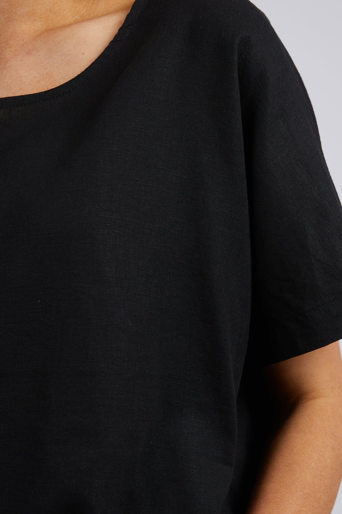 Curtis Woven Tee Black