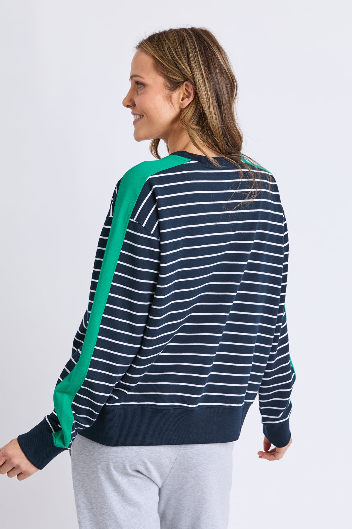 81X4567.NAVY_3_1770331298000