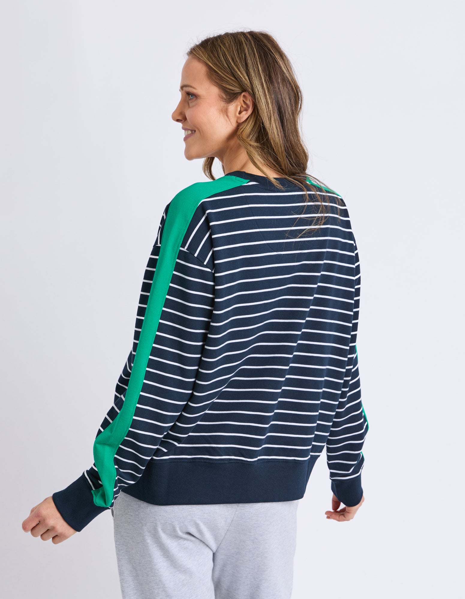 81X4567.NAVY_3_1770331298000