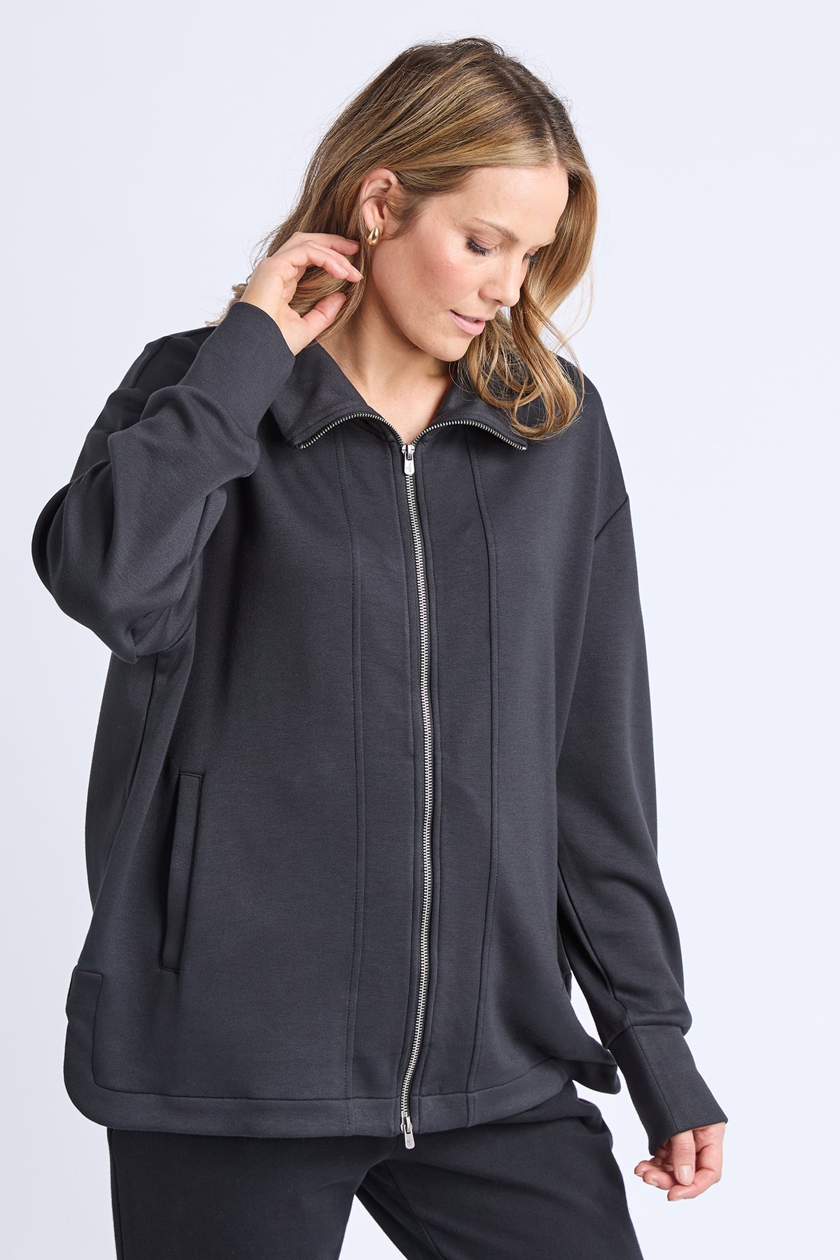 Beatrice Zip Thru Black