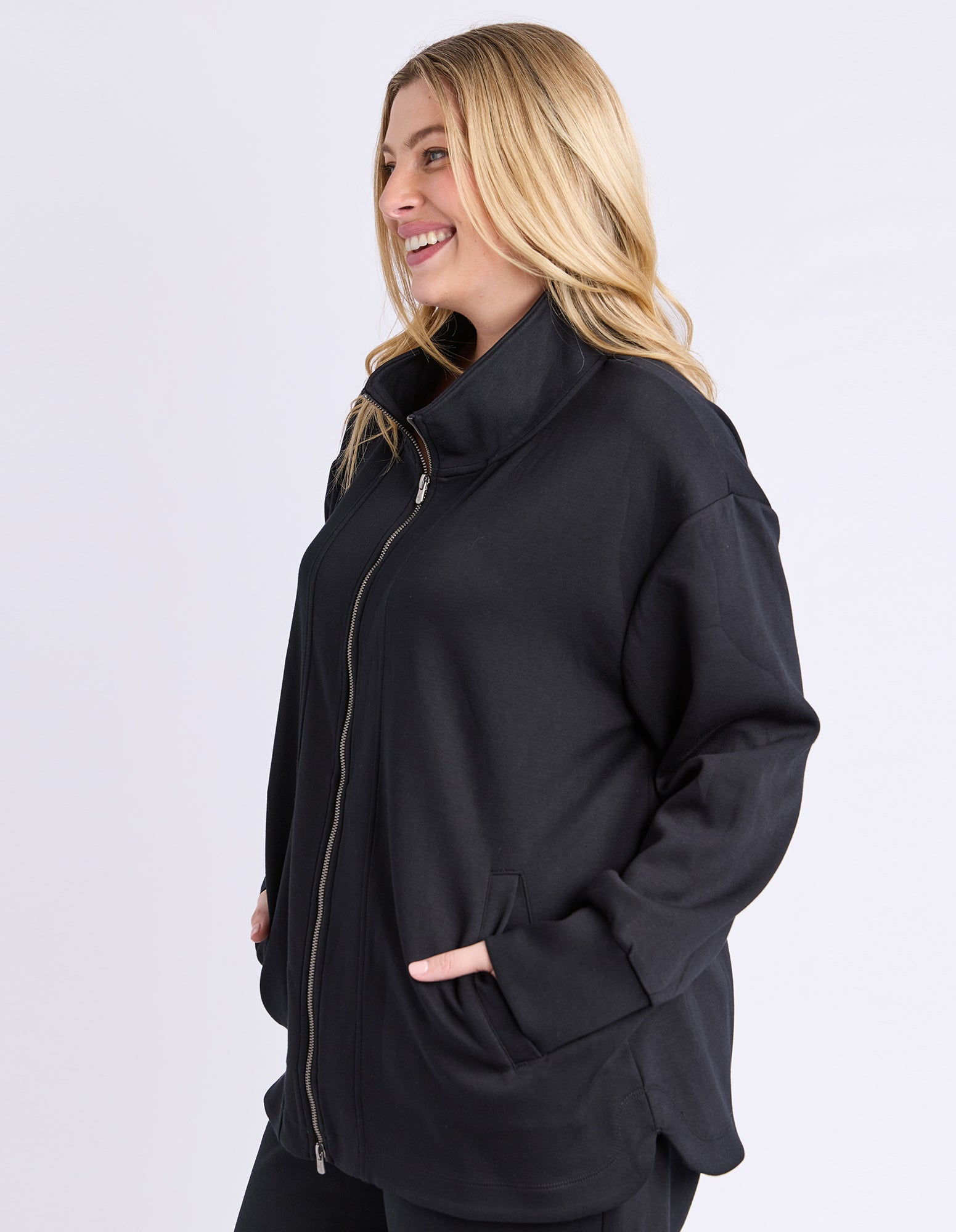 Beatrice Zip Thru Black