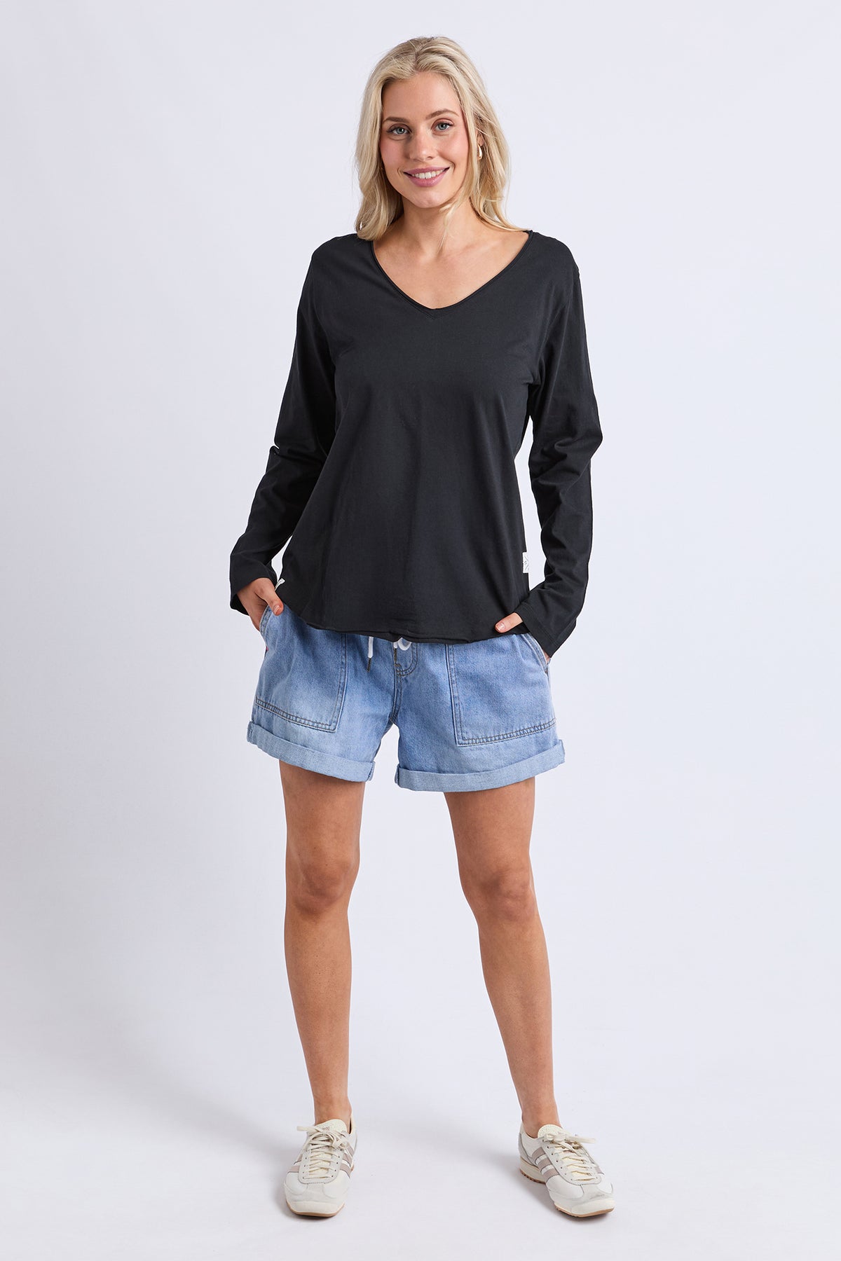 Pima Long Sleeve Vee Tee Black