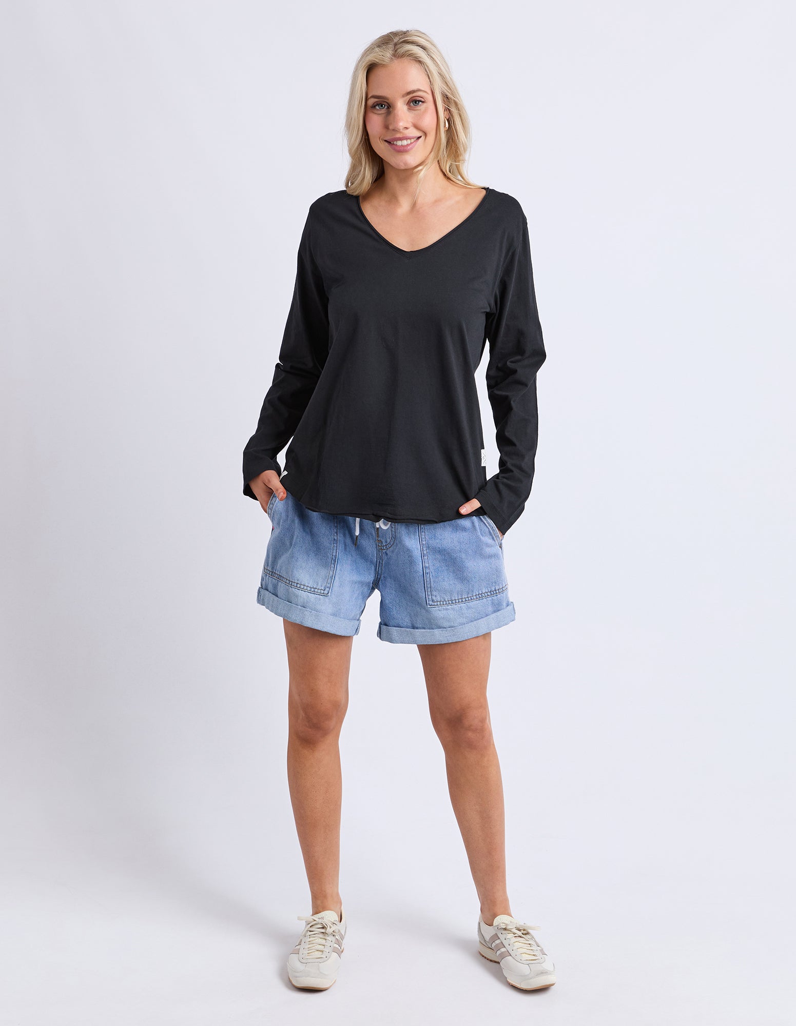 Pima Long Sleeve Vee Tee Black