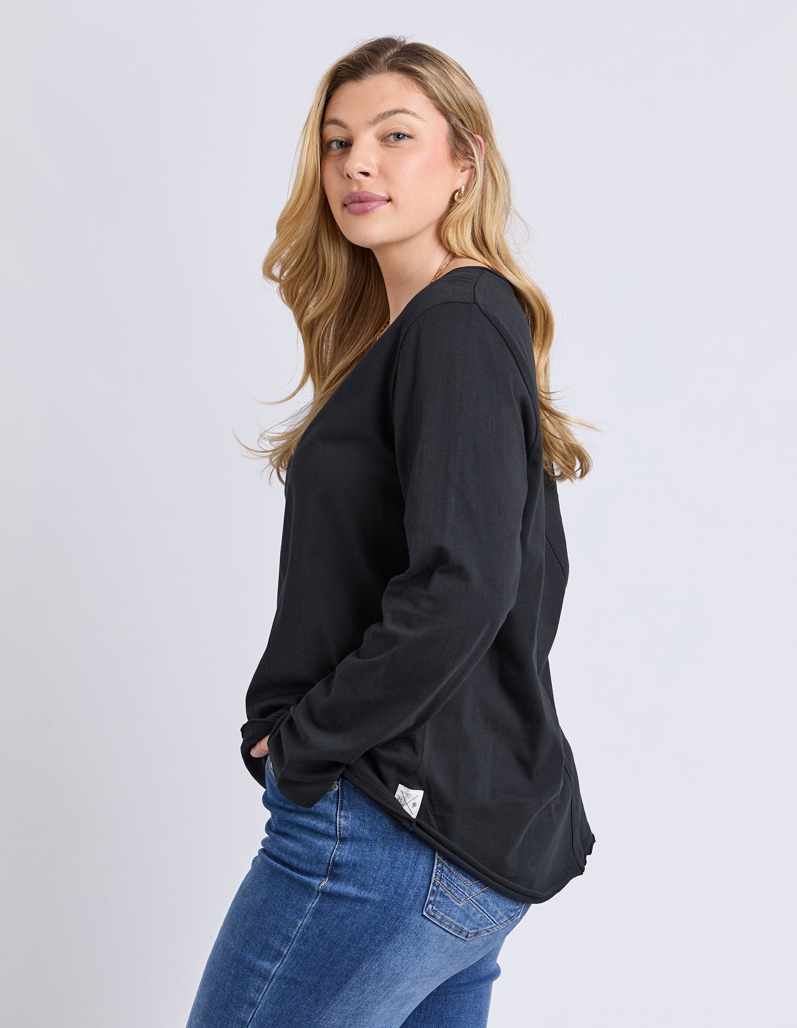 Pima Long Sleeve Vee Tee Black
