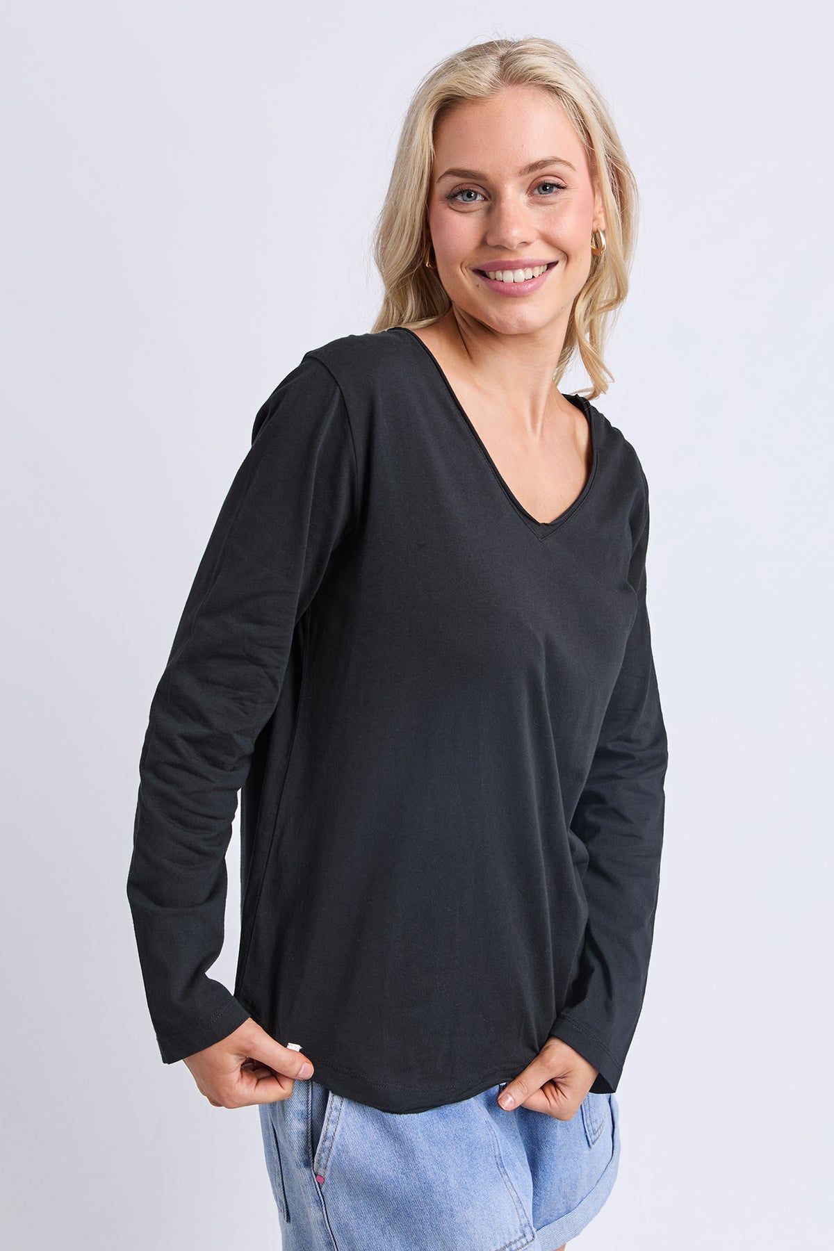Pima Long Sleeve Vee Tee Black