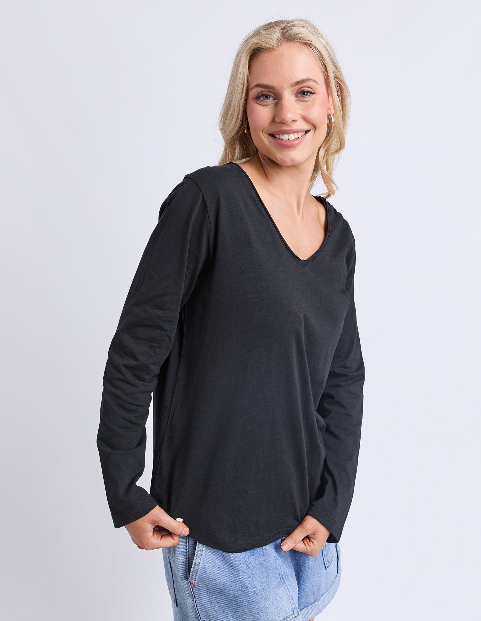 Pima Long Sleeve Vee Tee Black