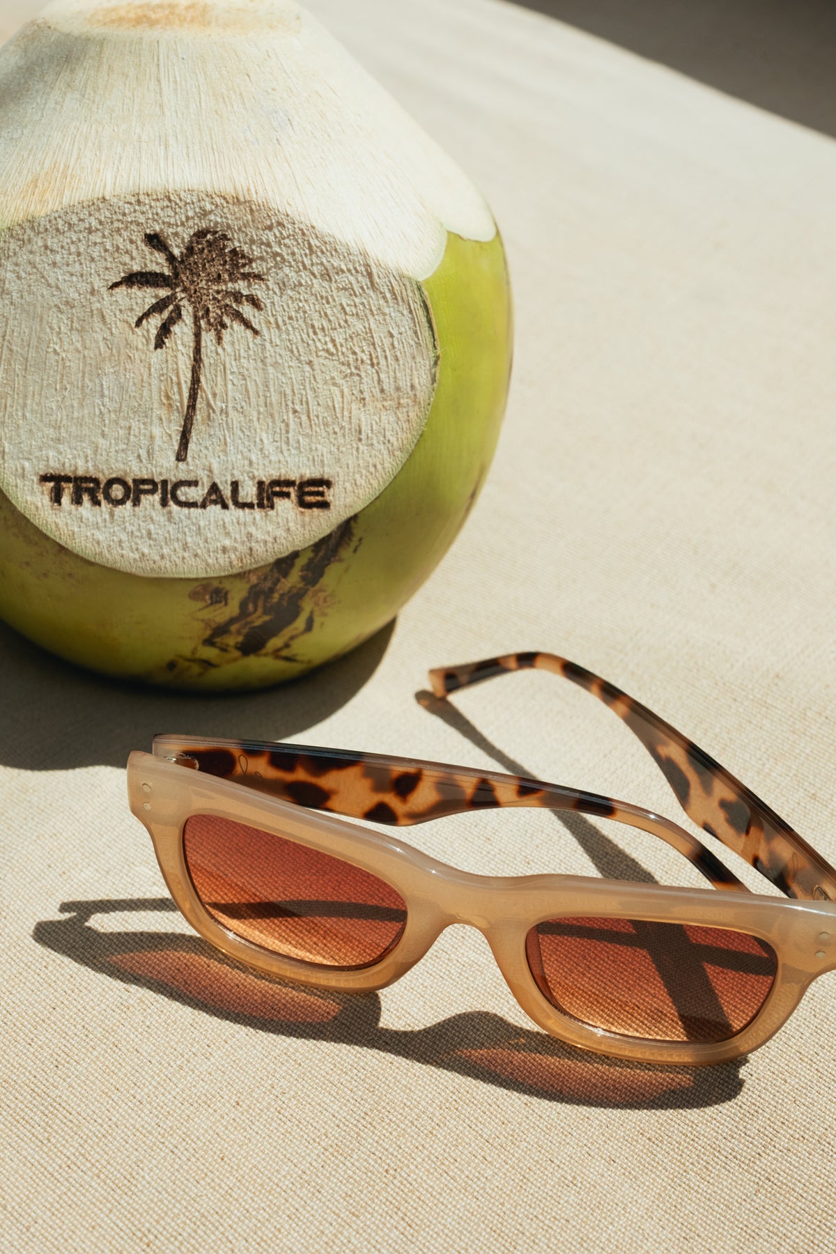 Sundays Sunglasses Beige Demi Tort