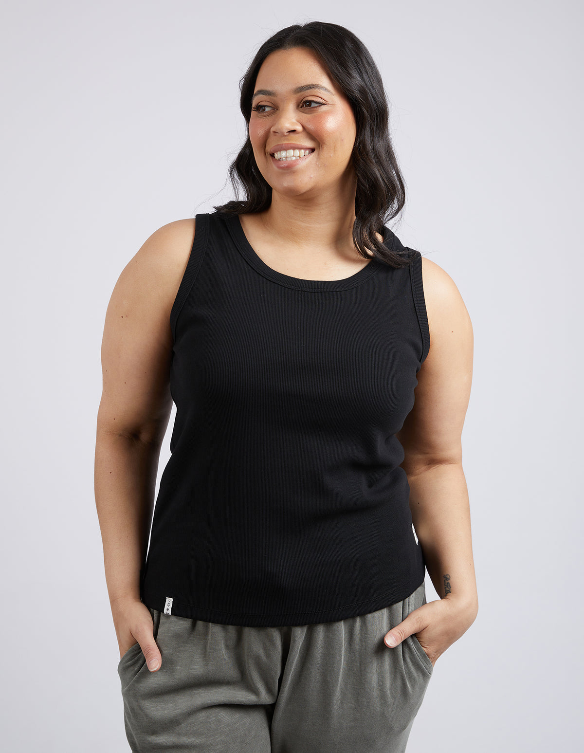 Rib Crew Tank Black – Elm Lifestyle
